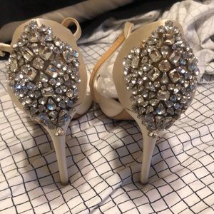 Badgley Mischka peep toe Heels